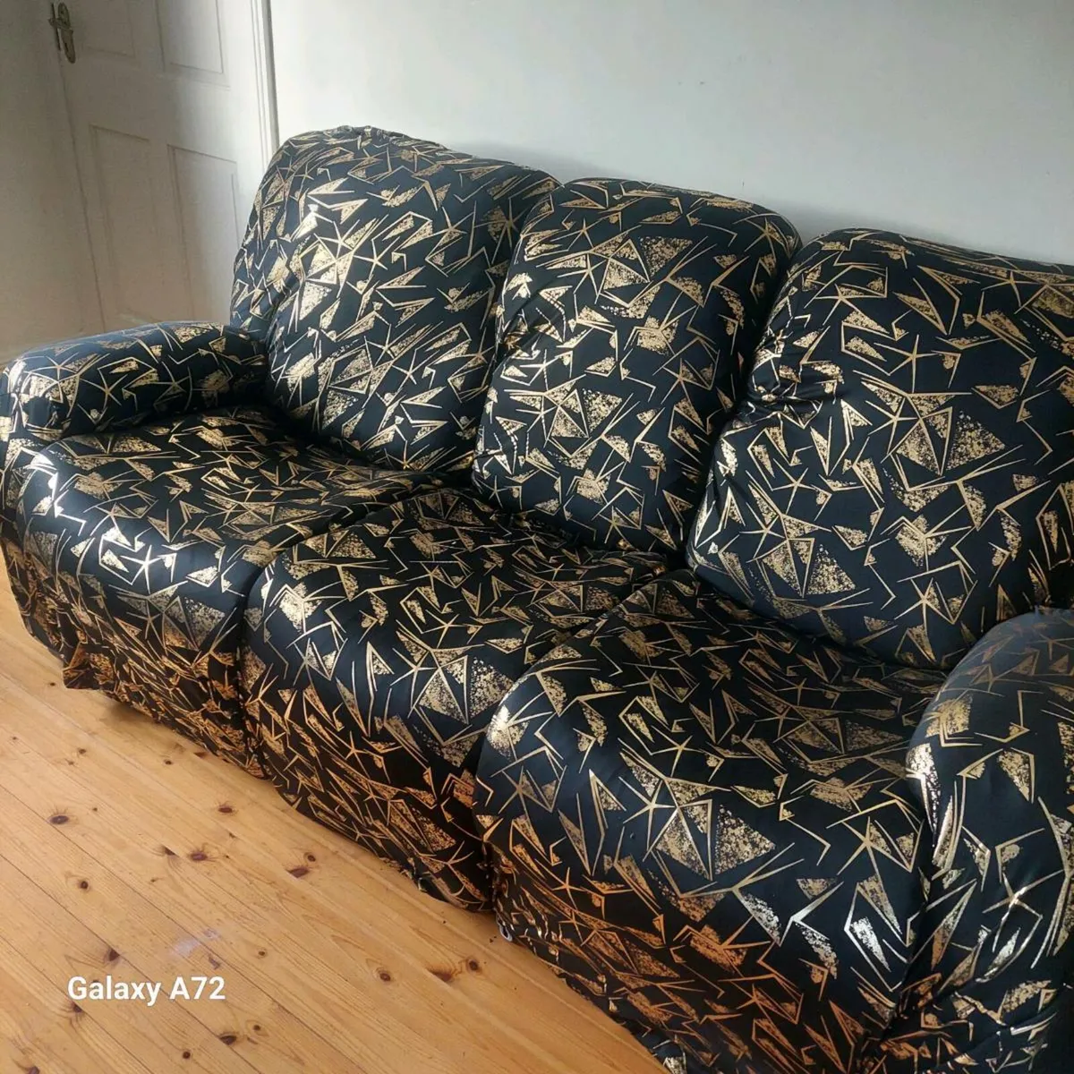 3 seater leather couch and 2 armchairs - Image 2