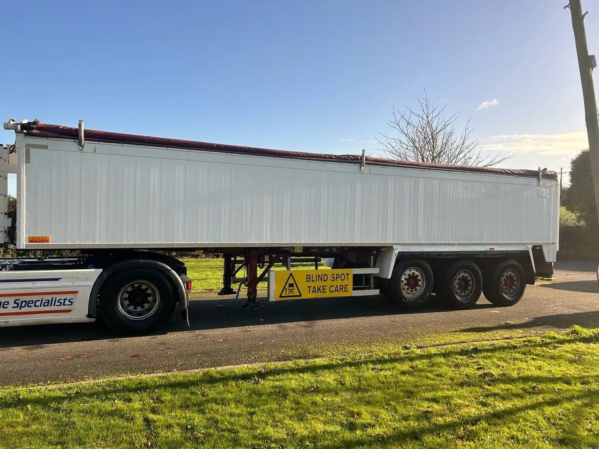 2016 Wilcox walking floor trailer - Image 1