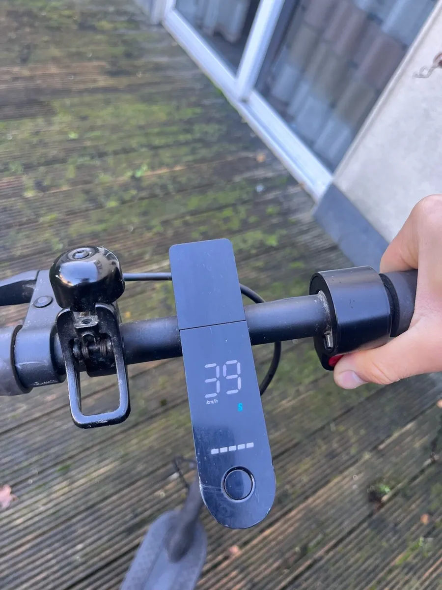 Electric scooter - Image 3