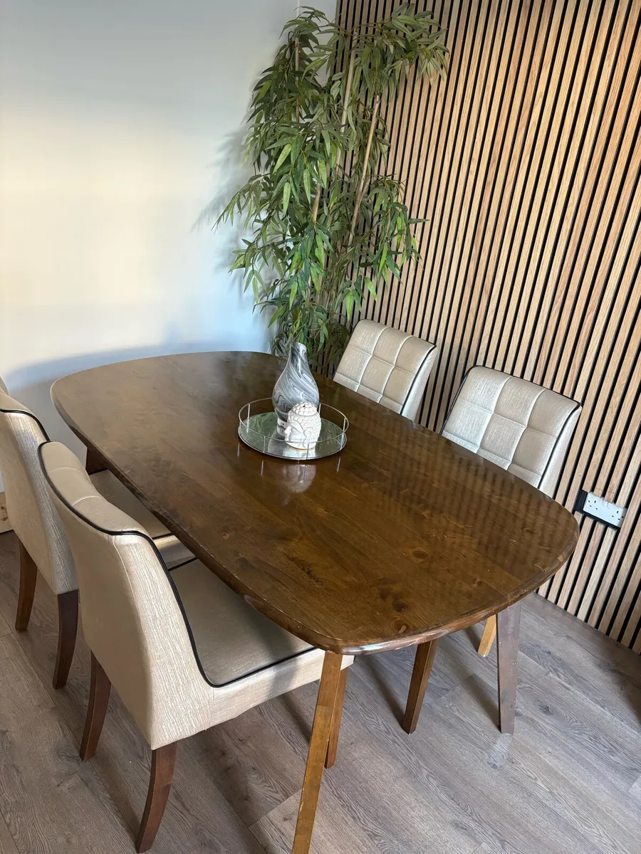 Table and Chairs - Image 1