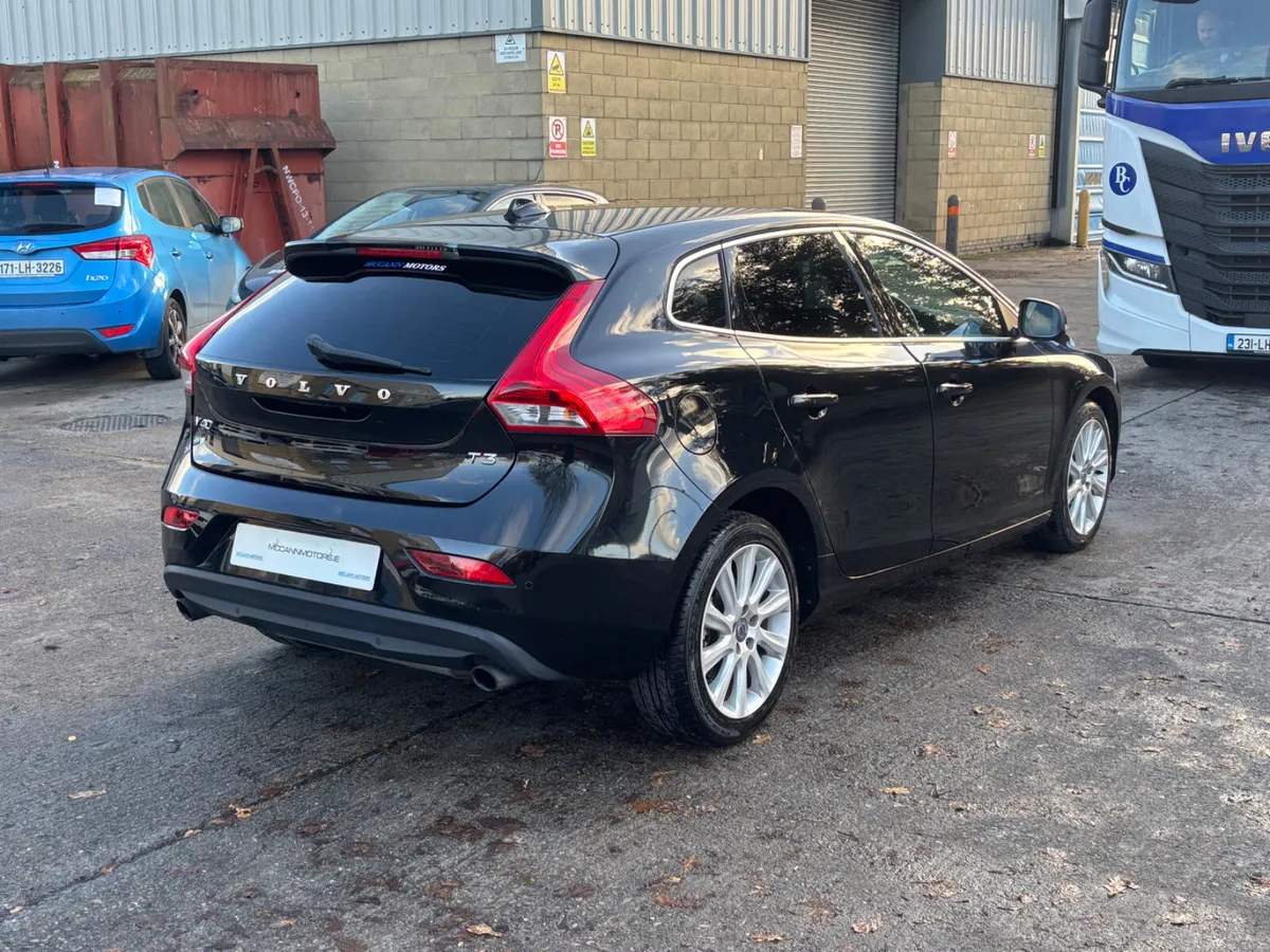 2016 VOLVO V40 1.5 T3 AUTO 5DR FULLYLOADED - Image 4