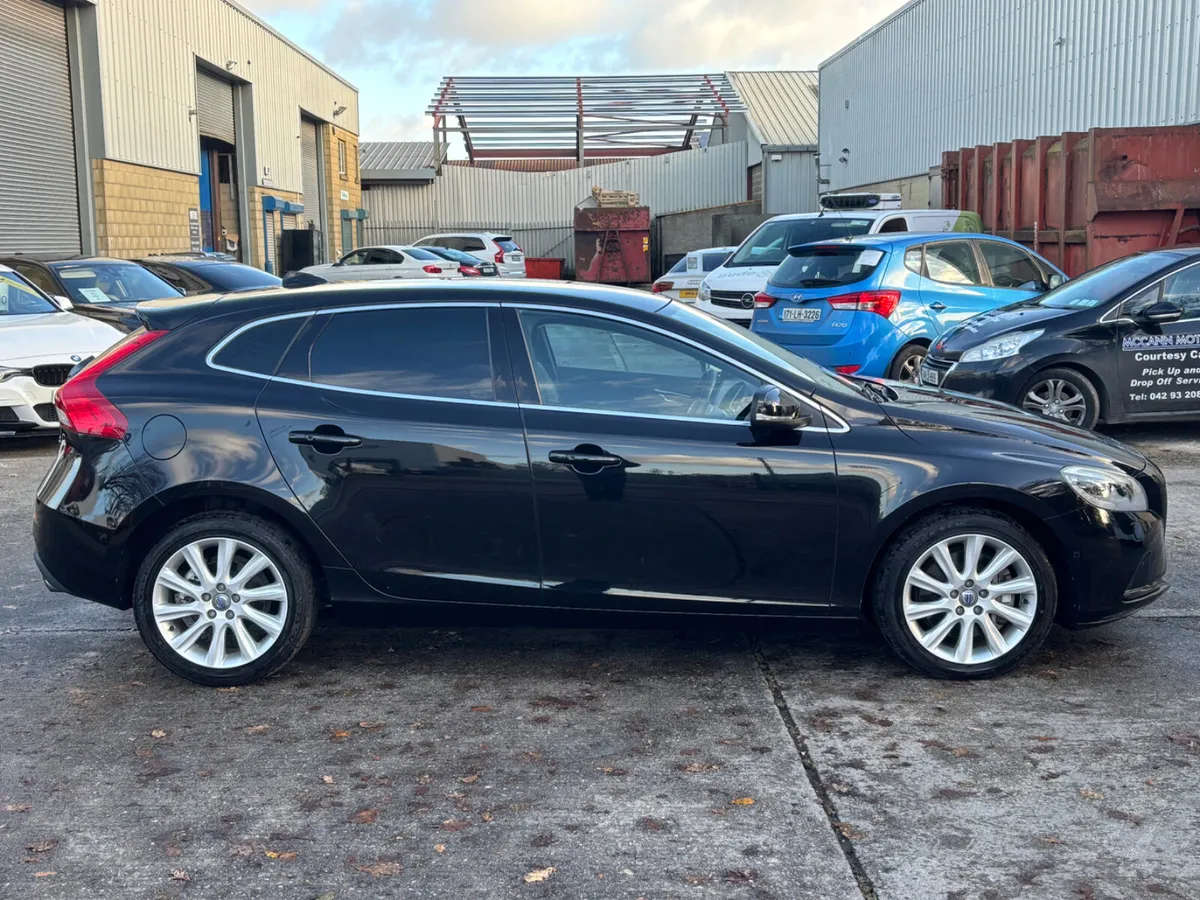 2016 VOLVO V40 1.5 T3 AUTO 5DR FULLYLOADED - Image 3