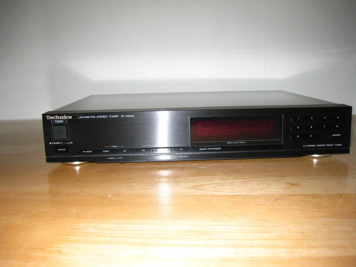 Technics ST-X933L Stereo Radio Tuner - Japan. - Image 2