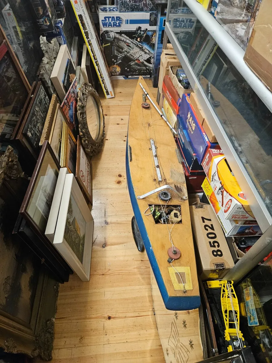 Large RC Yacht - Image 3