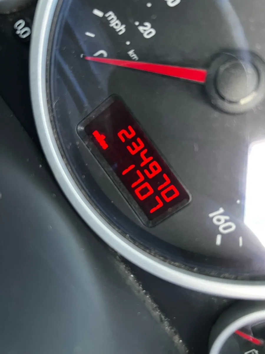 Touareg Crew Cab - Image 4