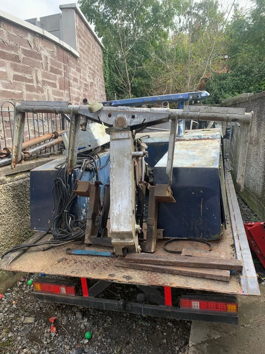 Recovery spec lift equipment - Image 1