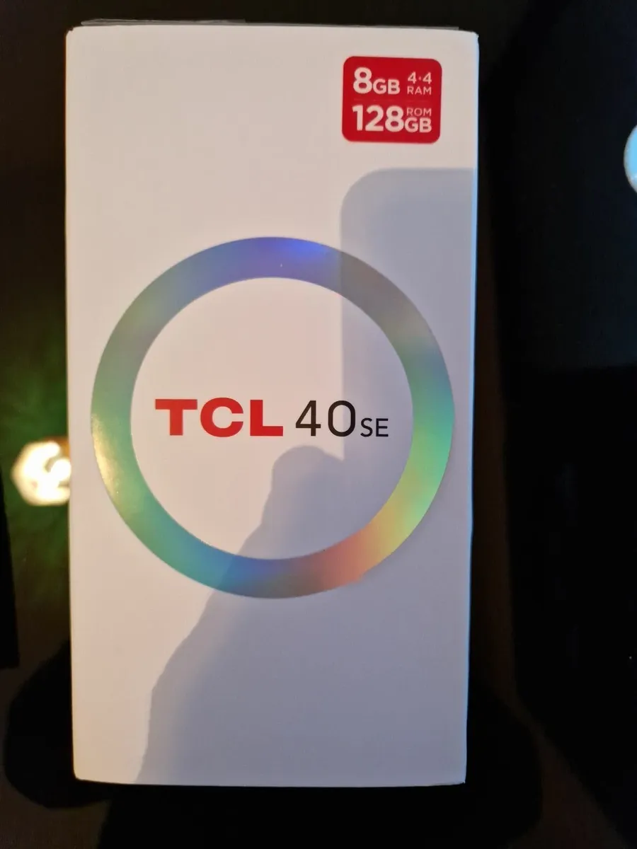 NEW in BOX, TCL40 SE Mobile Phone - Image 1