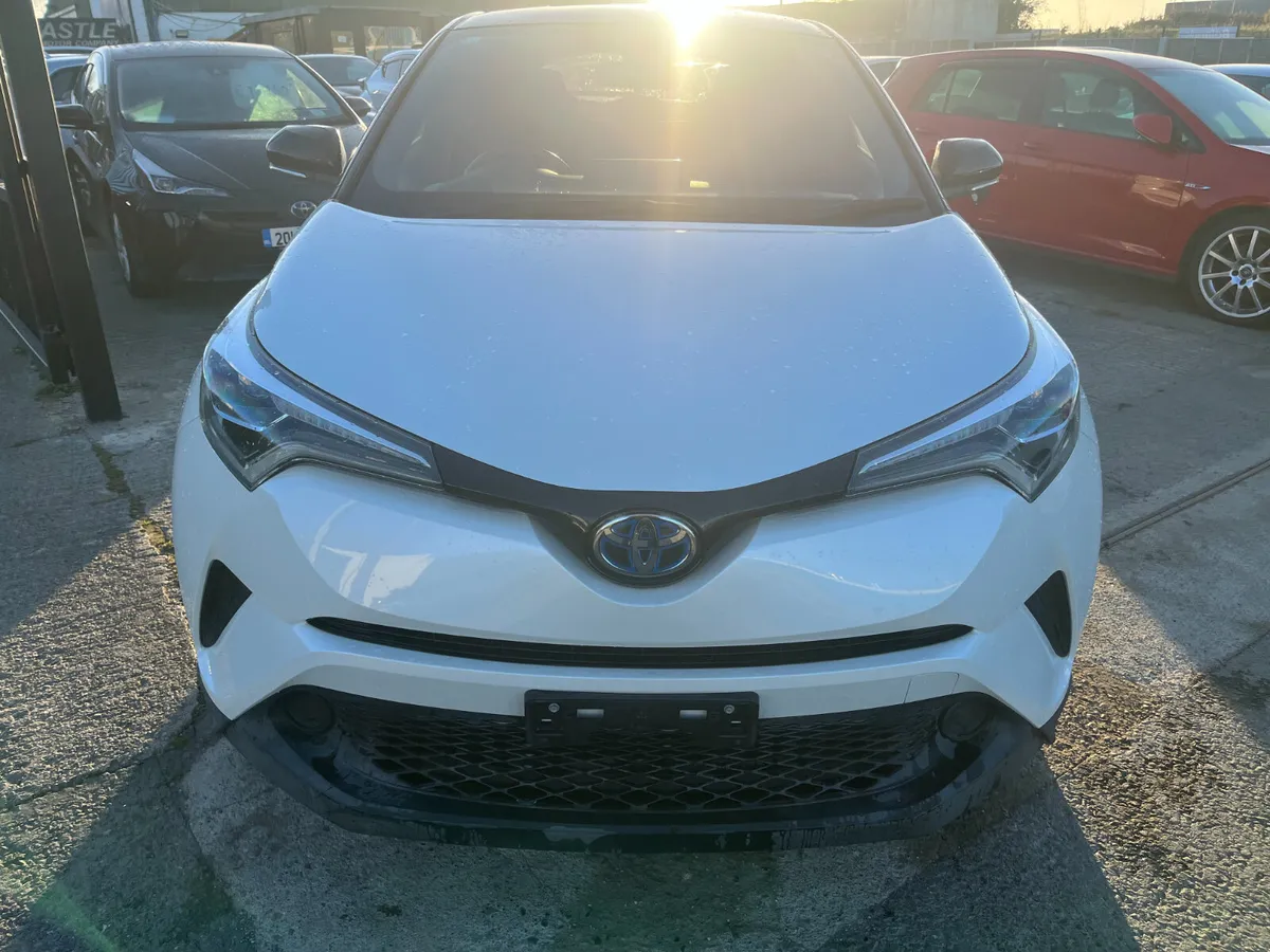 TOYOTA C-HR 2018, 1.8 HYBRID AUTO LOW KMS - Image 2