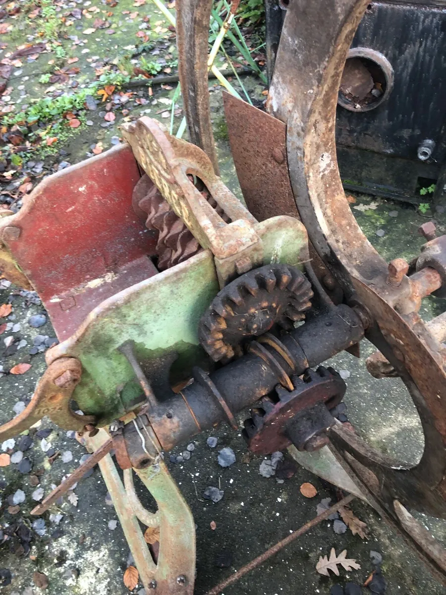 Furze grinder/cutter, corn roller/Mill, Saw - Image 3
