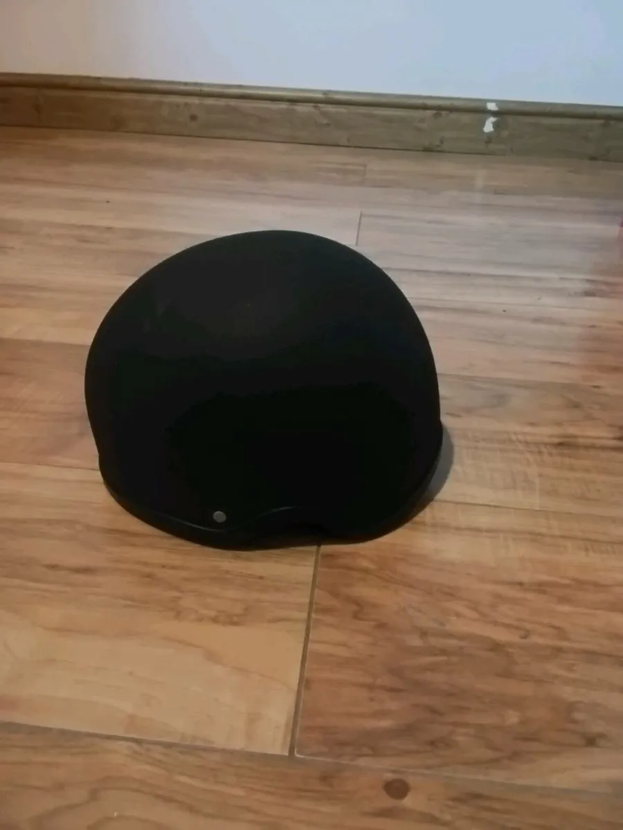 Horse riding helmet - Image 3