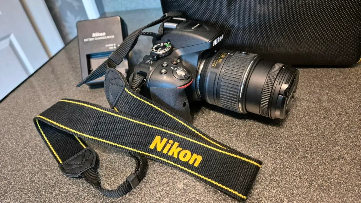 Nikon D5300 Extremely Low Shutter Count 4222 - Image 2