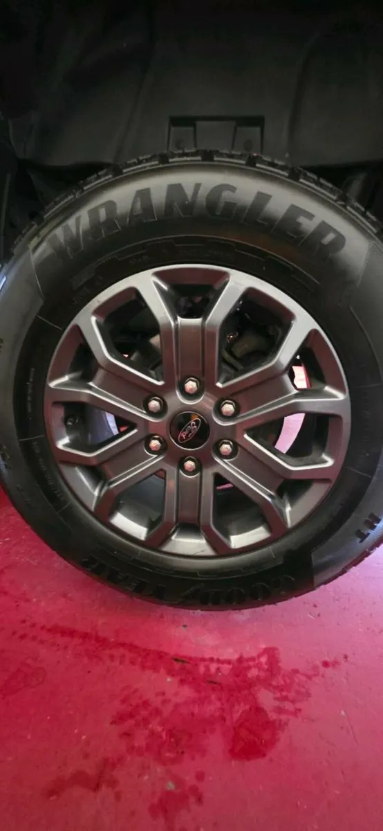 Genuine Ford Range 18" alloys - Image 2