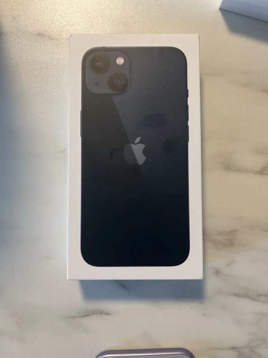 iPhone 11 unlocked - Image 3