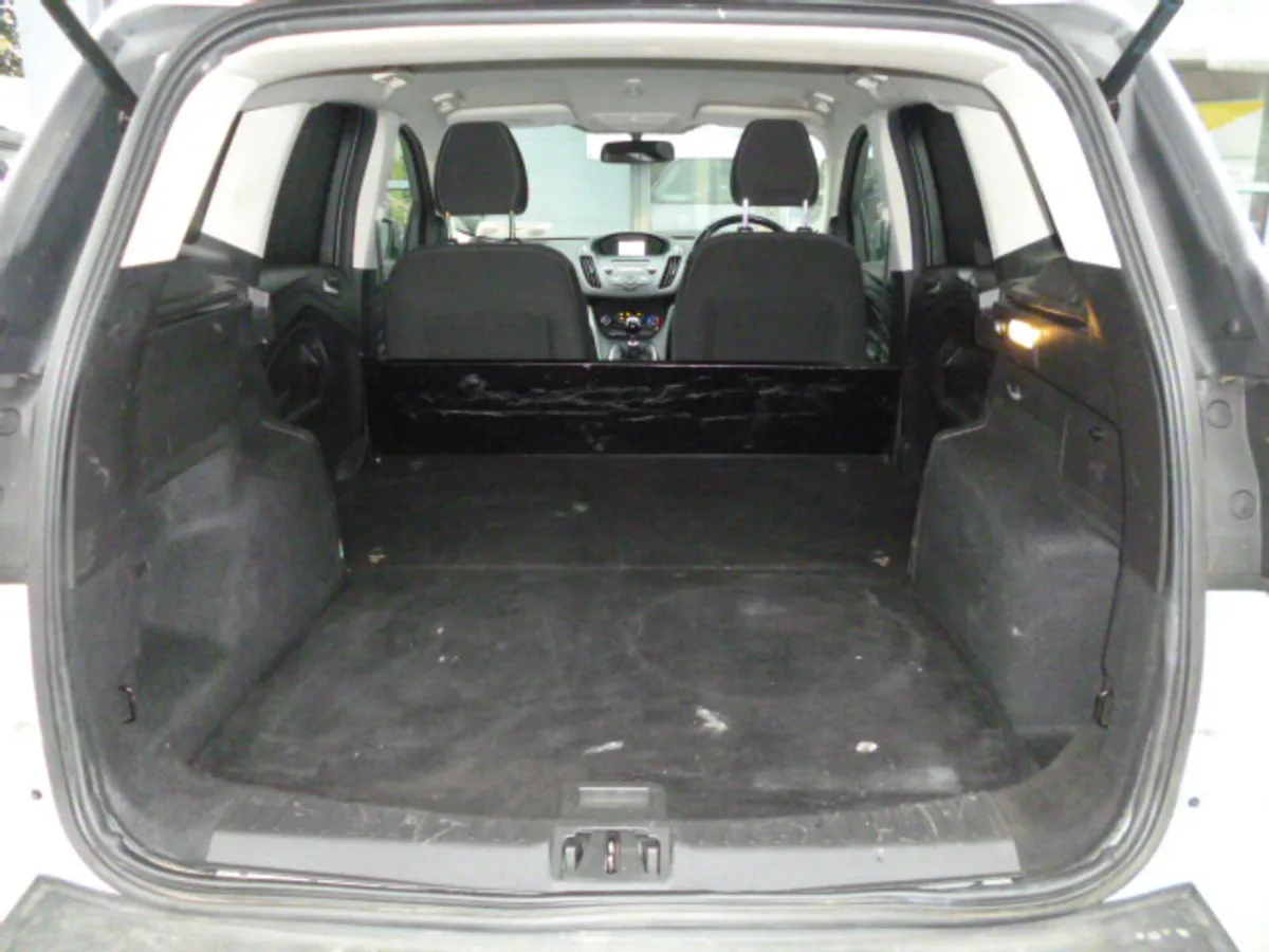 Ford Kuga ZETEC 1.5 TD 120PS M6 FWD 2018 - Image 4