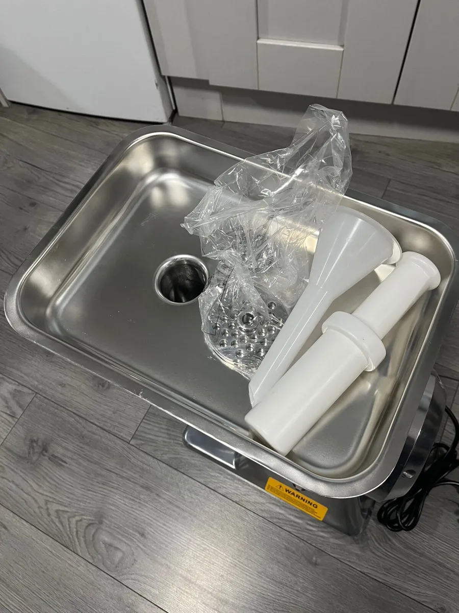Bufallo heavy duty meat mincer size 22 - Image 3