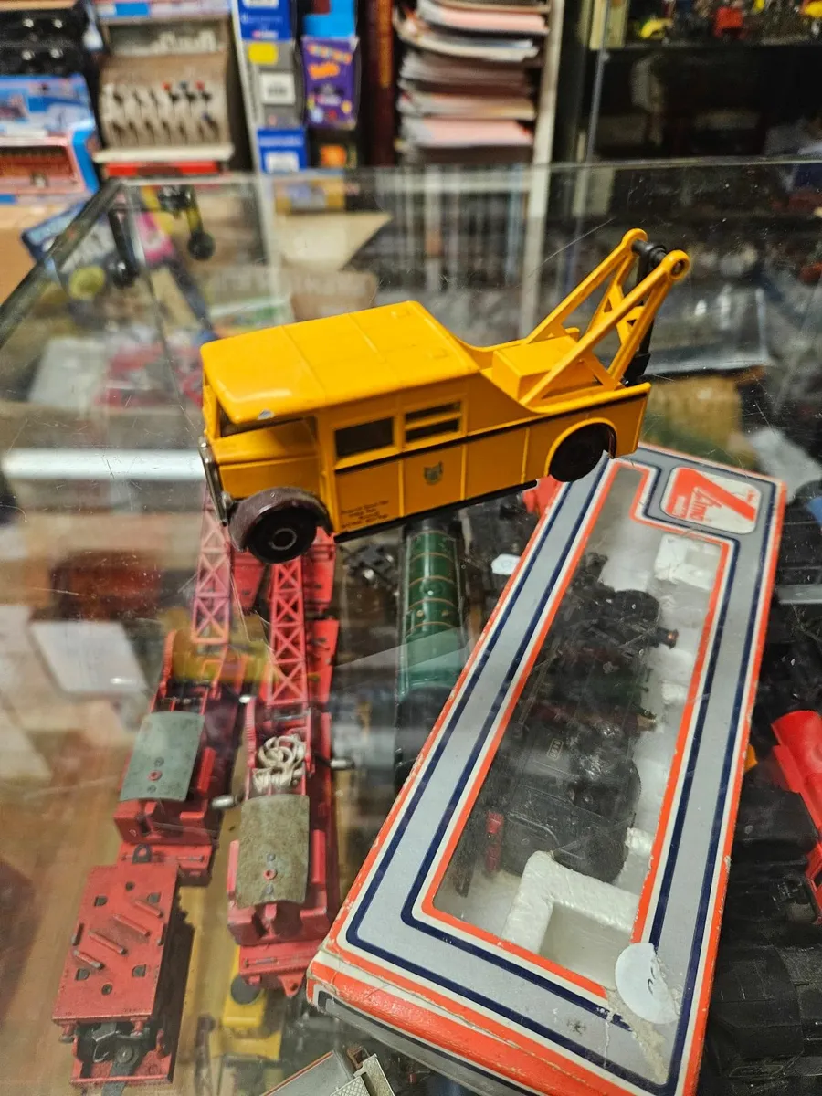 Corgi Bus Tow Truck - Image 1