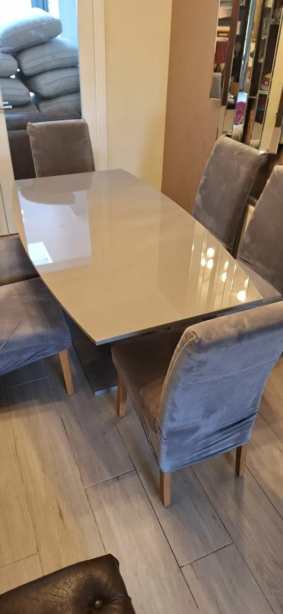 Dinning Room Table - Image 1