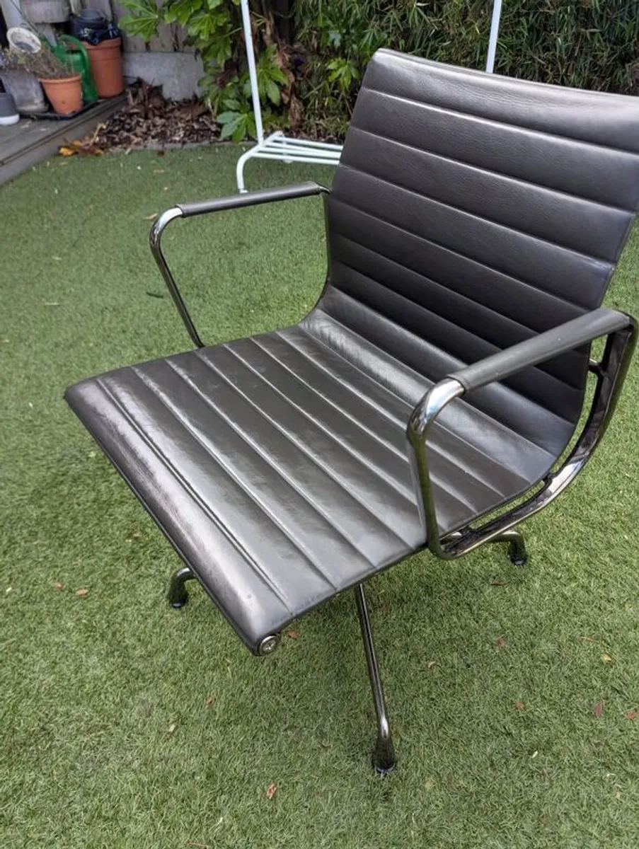 Eames Aluminum - Image 2