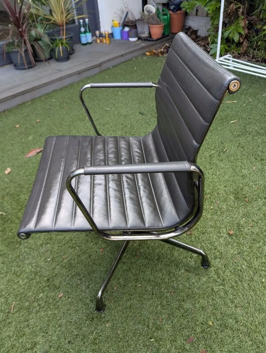 Eames Aluminum - Image 3