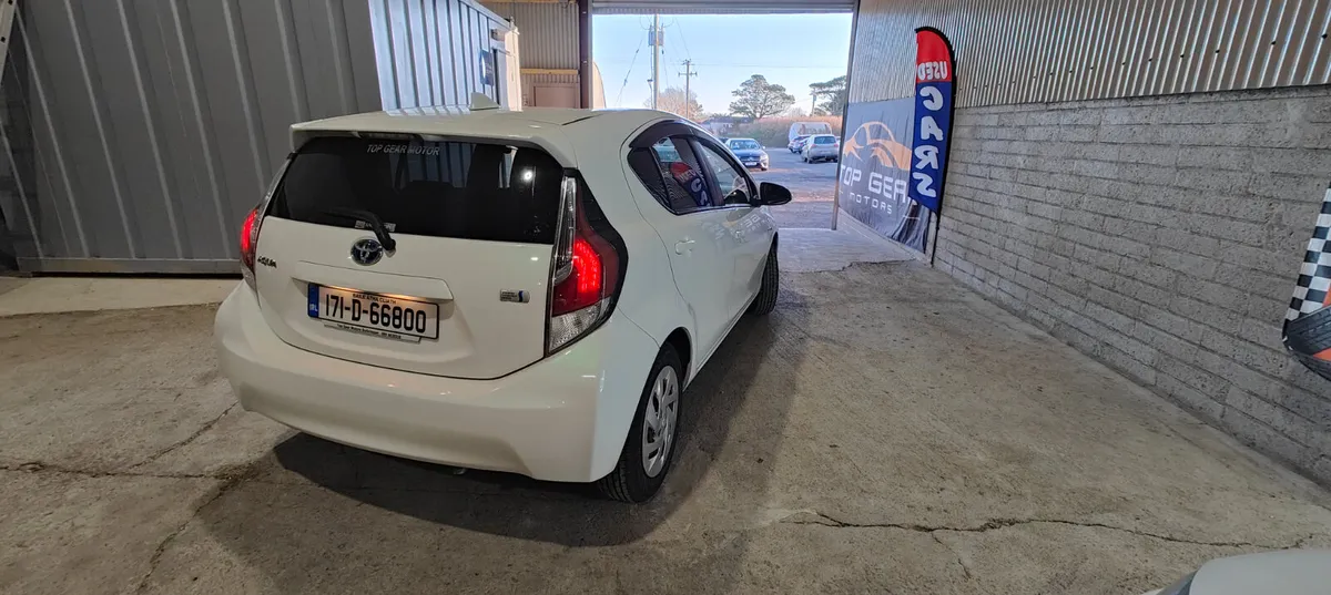 2017 Toyota Aqua Low milage - Image 4