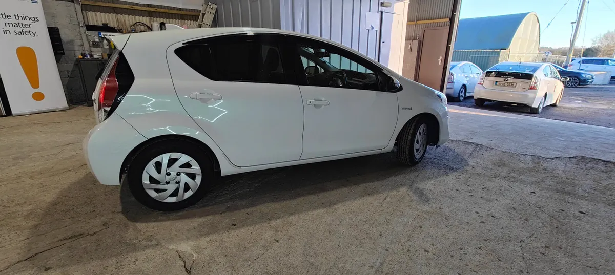 2017 Toyota Aqua Low milage - Image 3