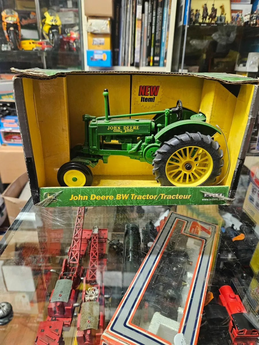 Britains ERTL John Deere Tractor 1:16 - Image 2