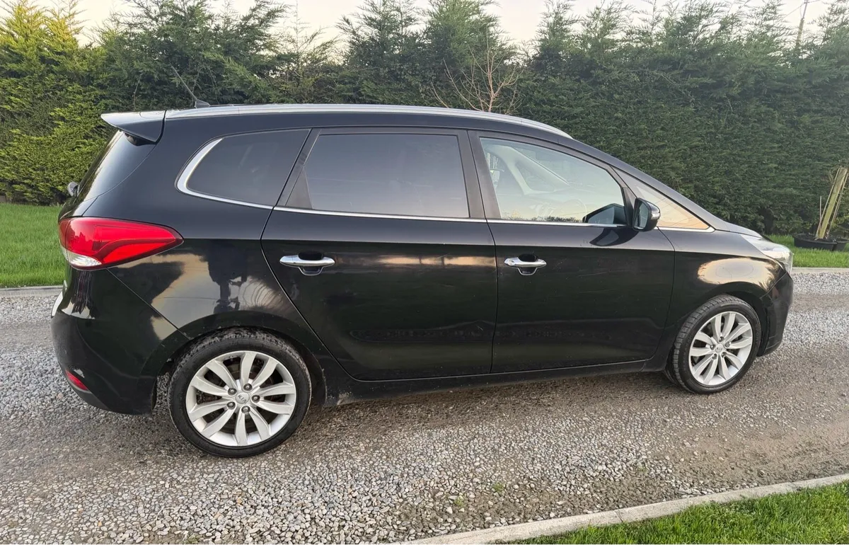 Kia Carens Taxed & Tested - Image 4