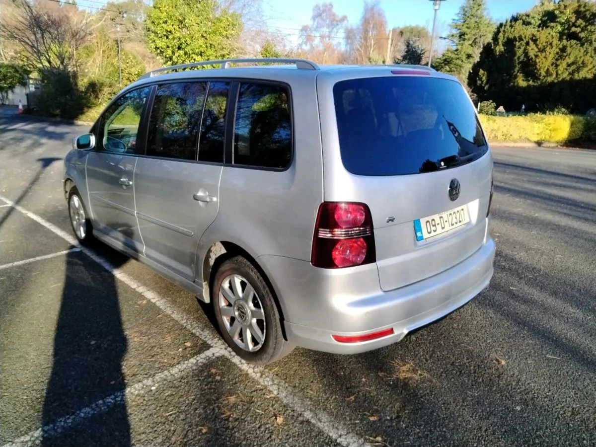 09 VW TOURAN 1.4 TSI AUTOMATIC - Image 4