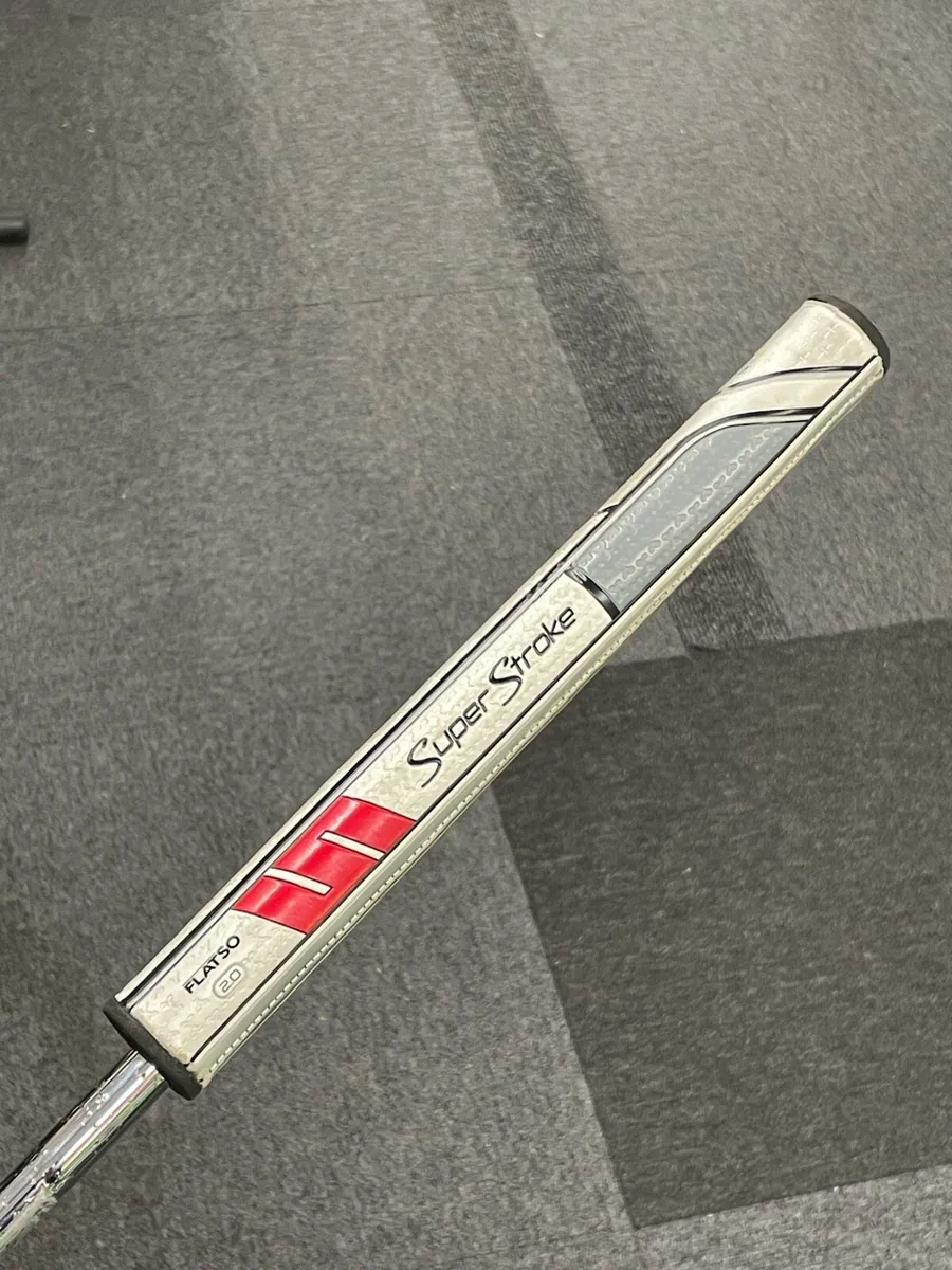 Odyssey Black 0 Works 2 Ball Putter - Image 2