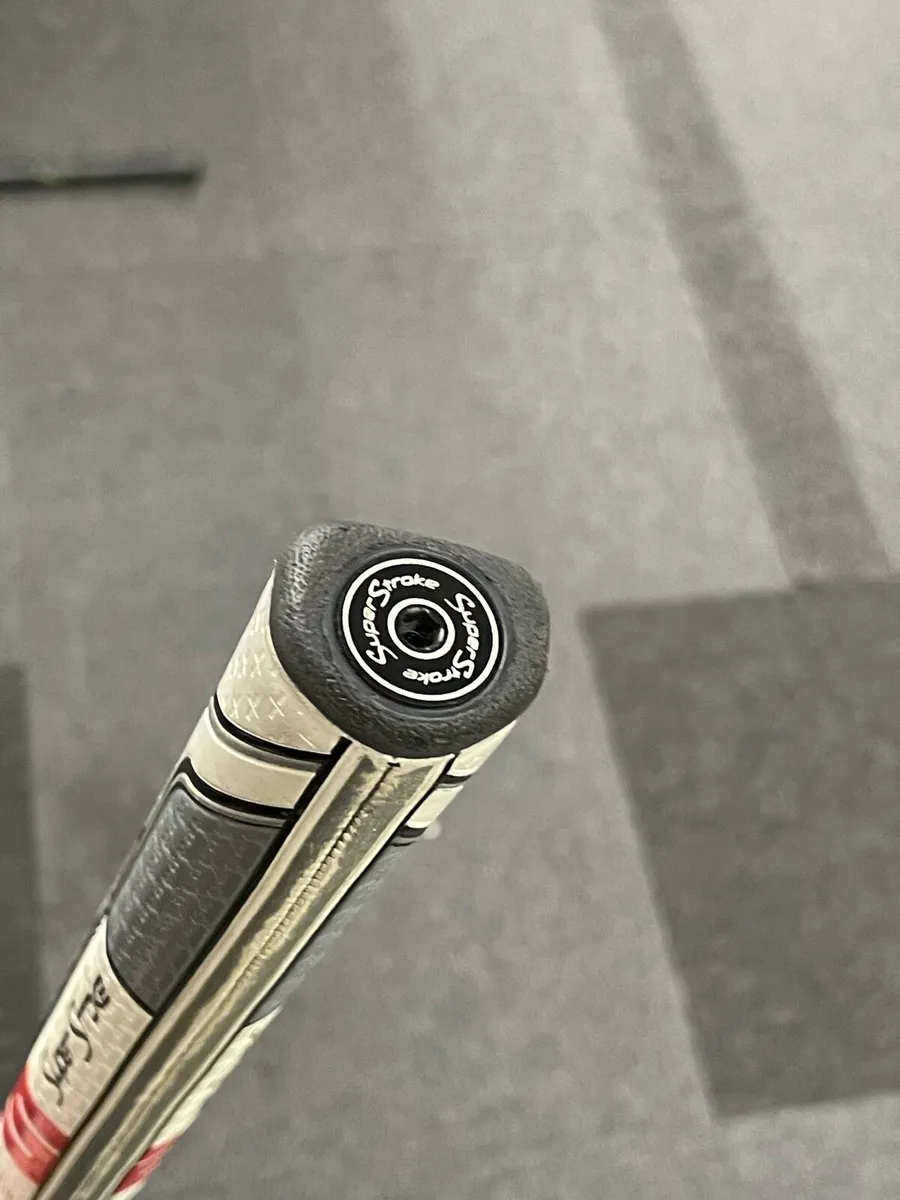 Odyssey Black 0 Works 2 Ball Putter - Image 3