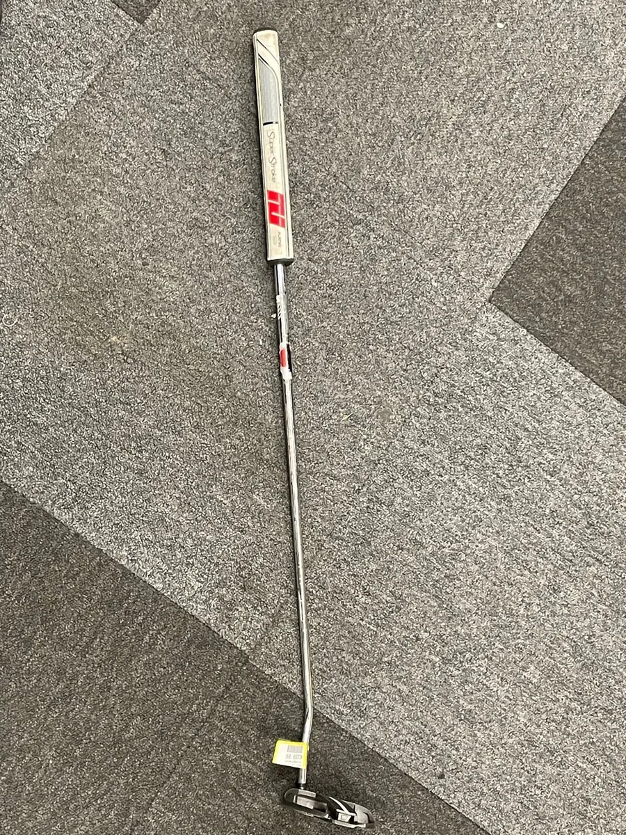 Odyssey Black 0 Works 2 Ball Putter - Image 4