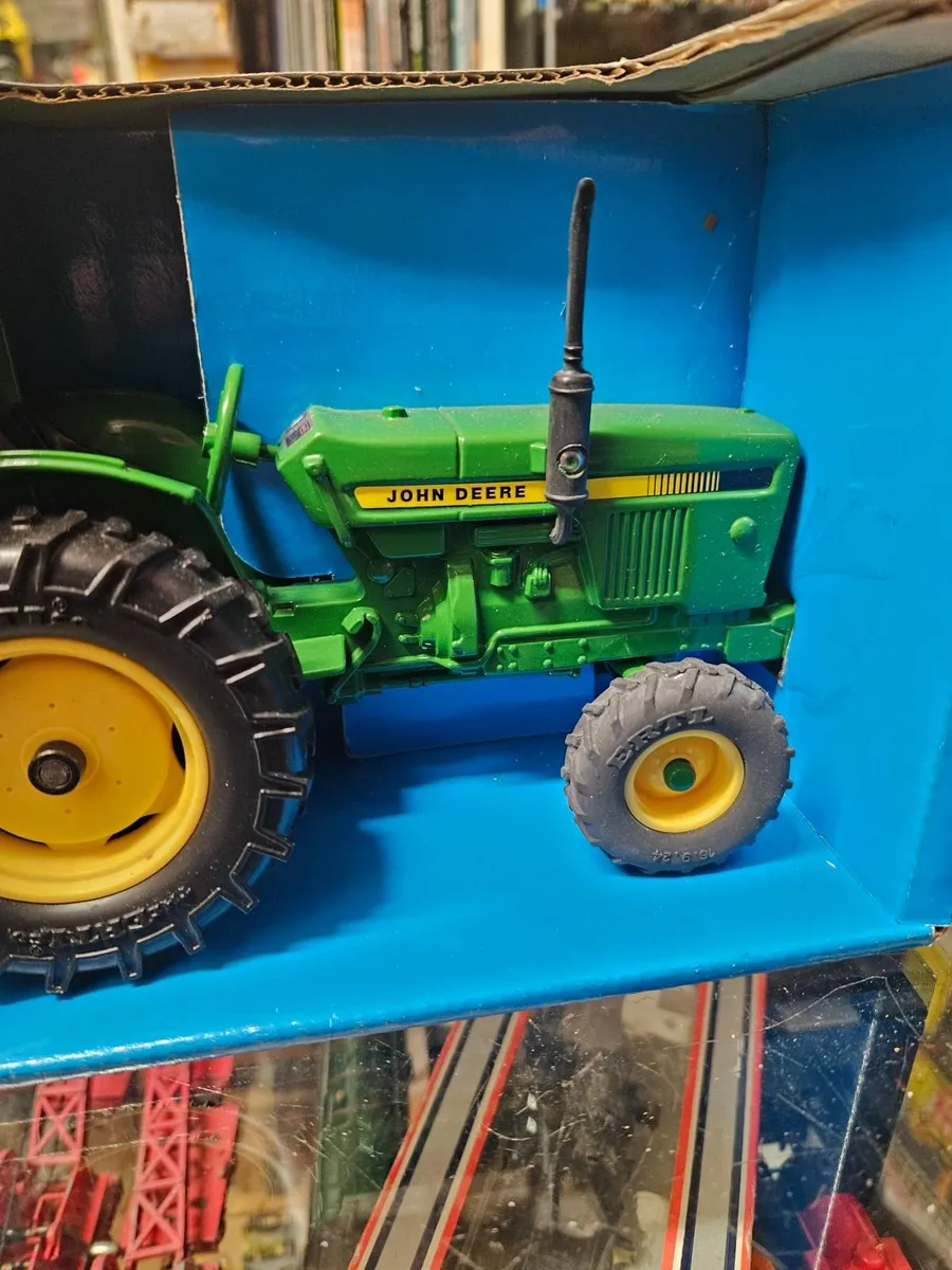 Britains ERTL John Deere Tractor 1:16 - Image 1