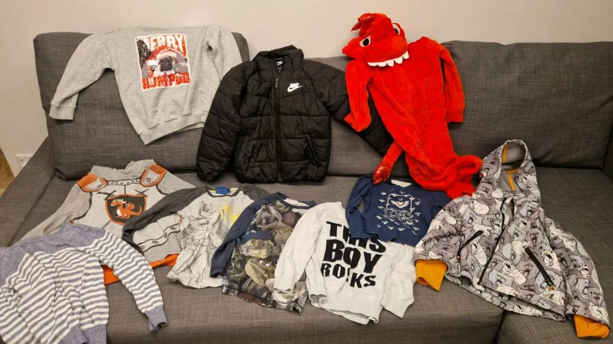 Boys 4-6 clothing bundle - Image 2