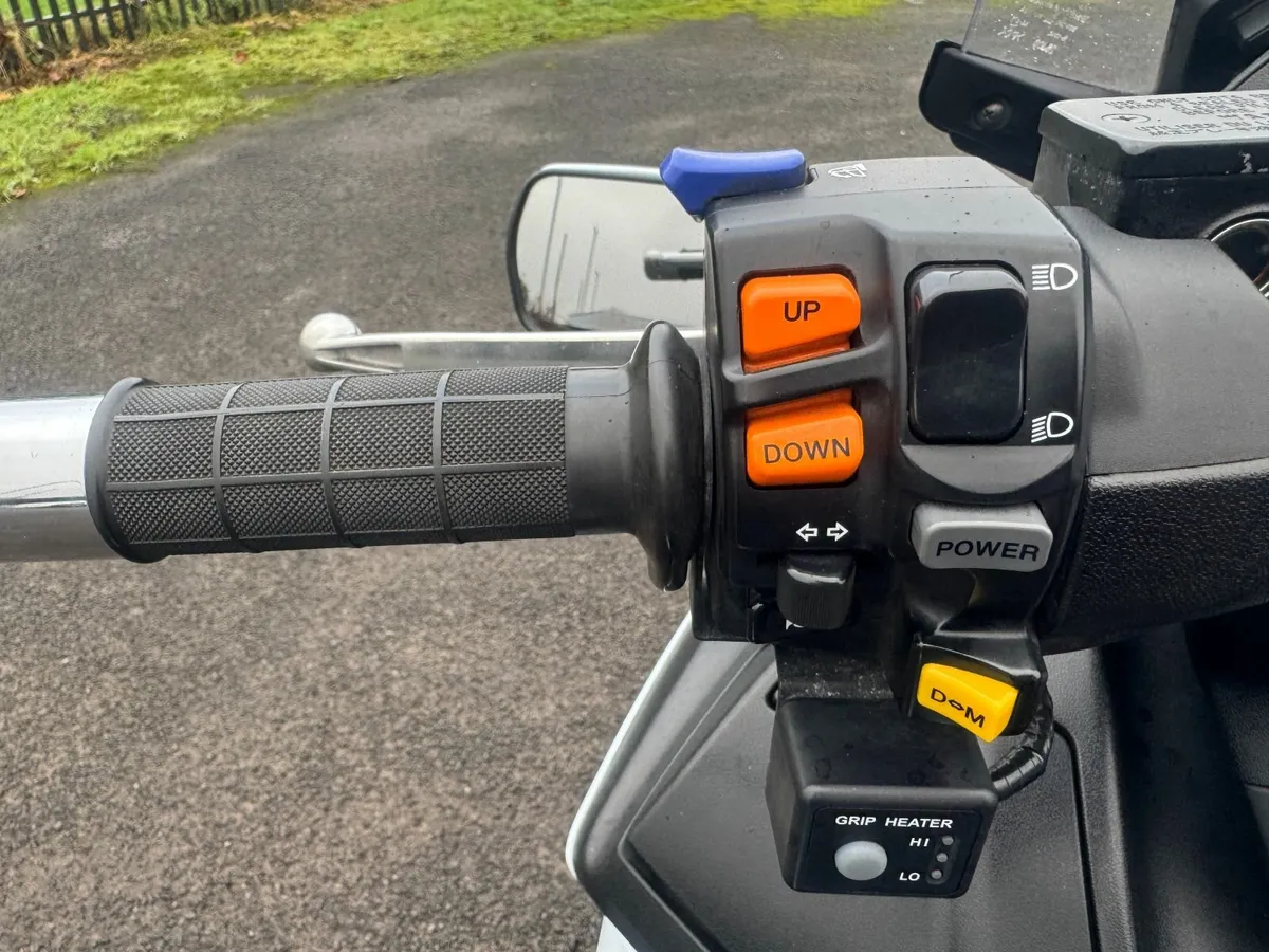 2016 Suzuki an650 Burgman executive spotless - Image 4