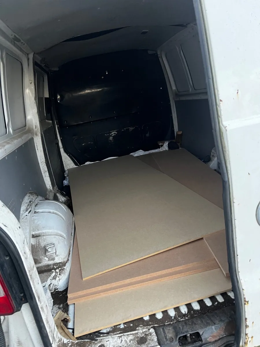 Volkswagen Transporter 2012 - Image 2