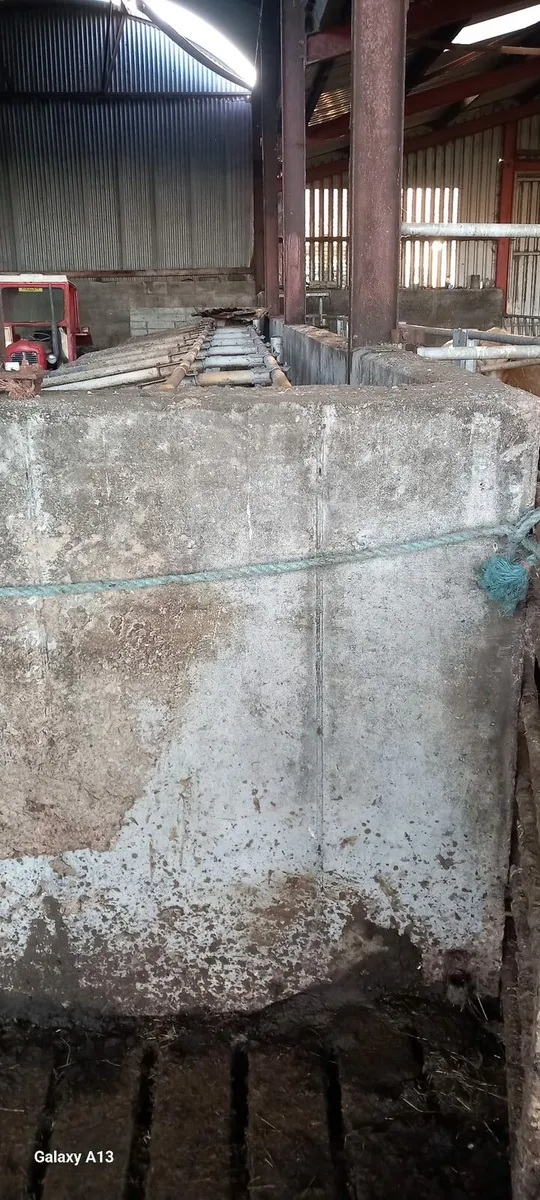 Slatted shed for winter months - Image 1