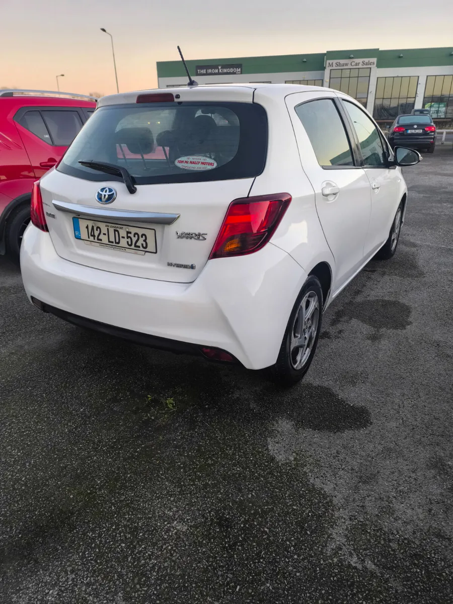 142 Toyota Yaris hybrid - Image 3