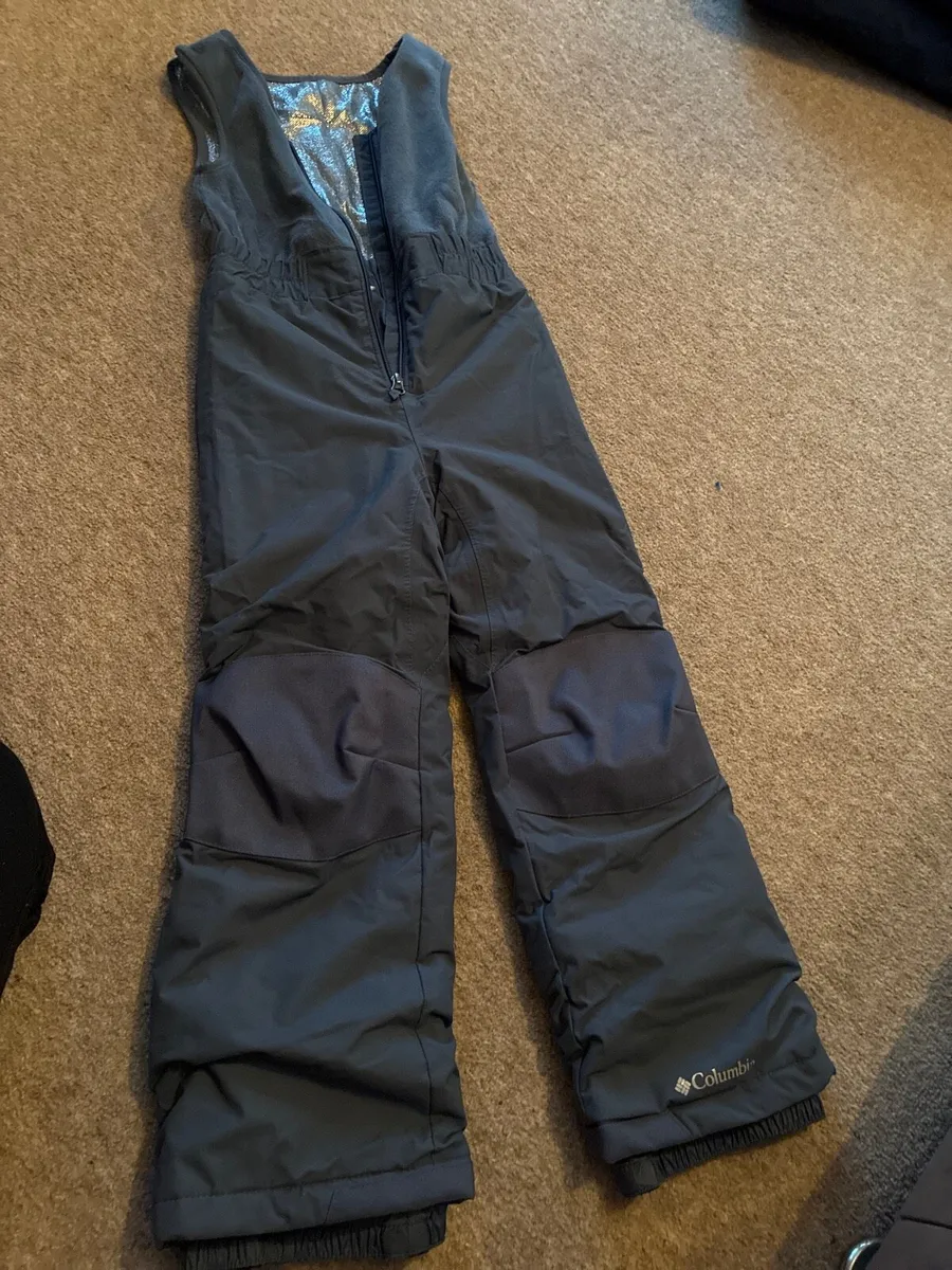 Kids ski pants & boots & skins - Image 1