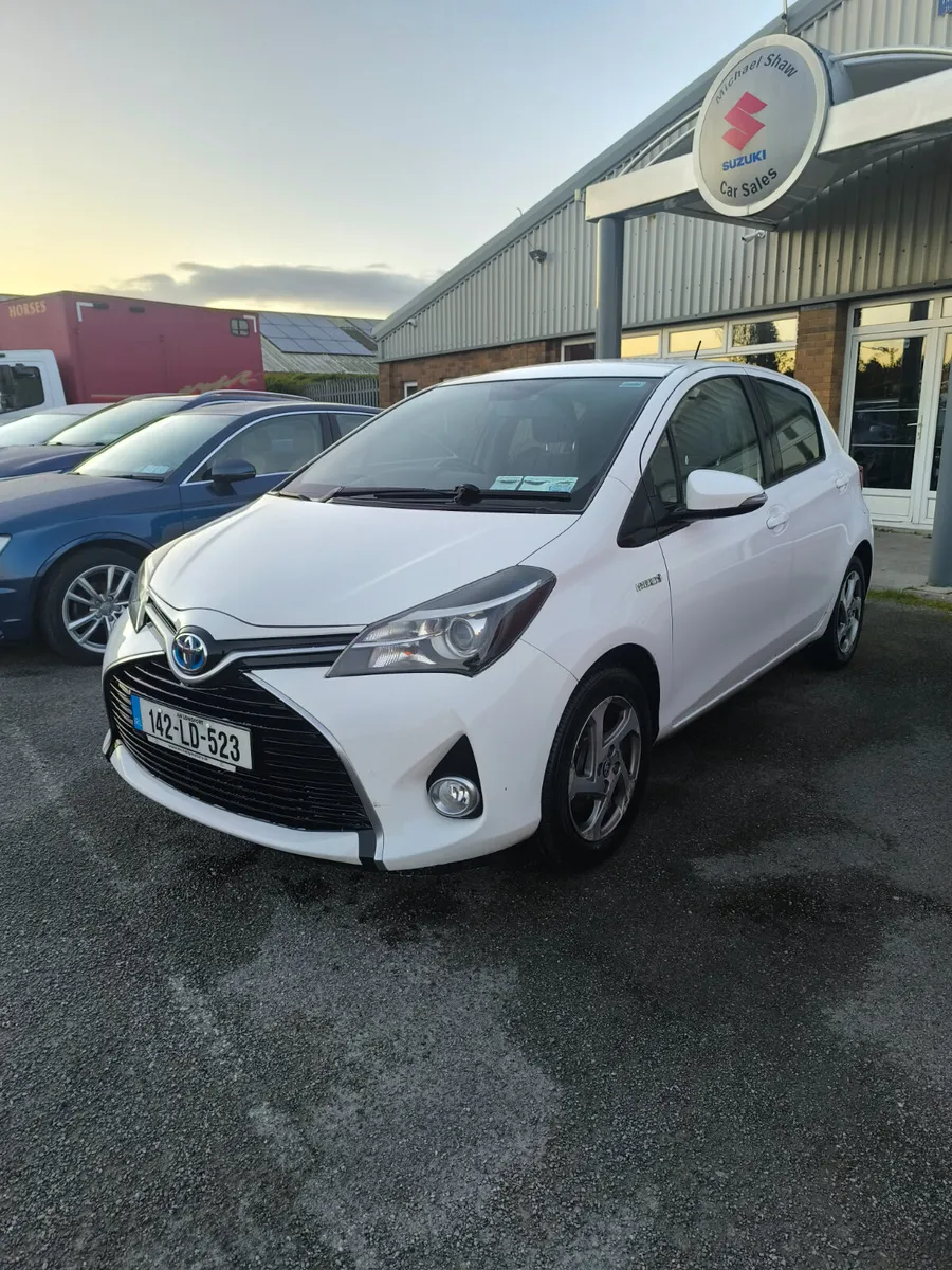 142 Toyota Yaris hybrid - Image 2