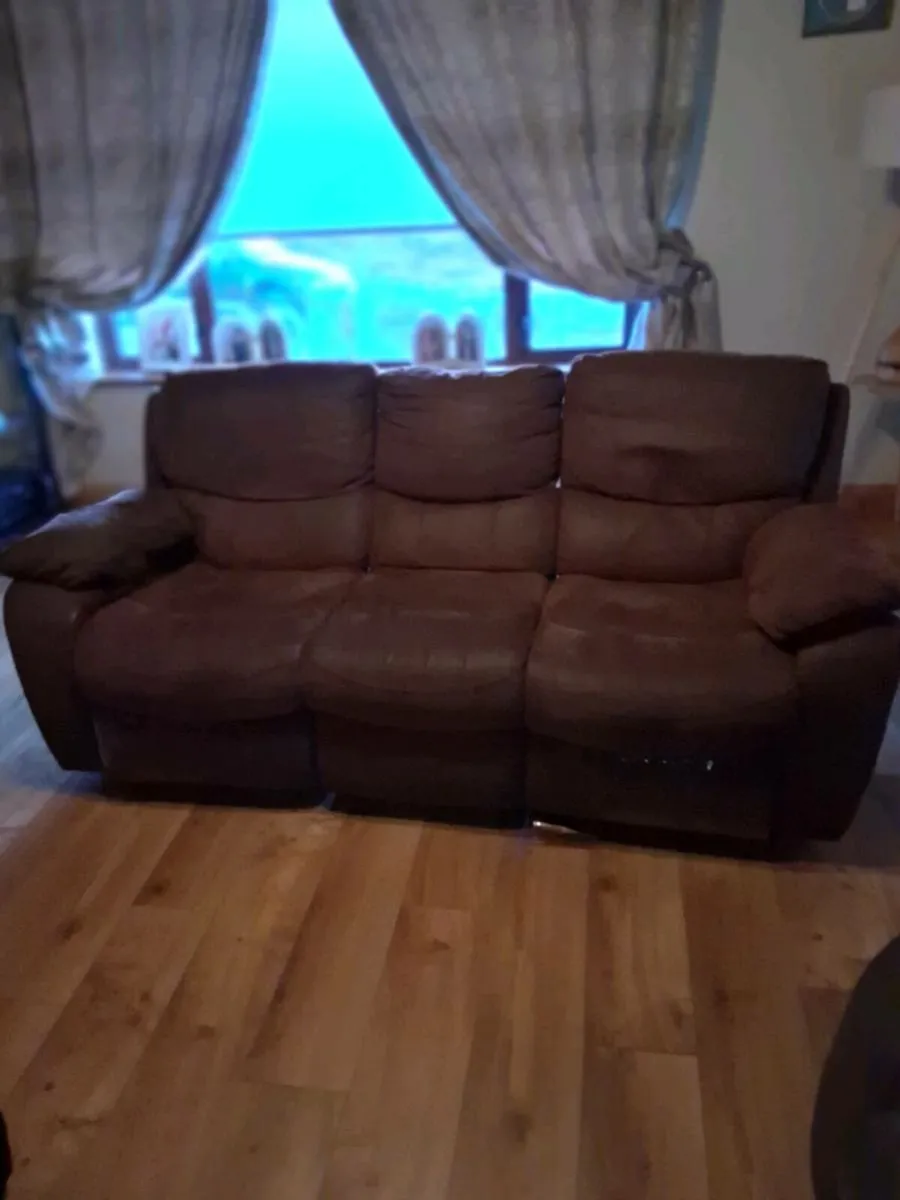 Couches - Image 4