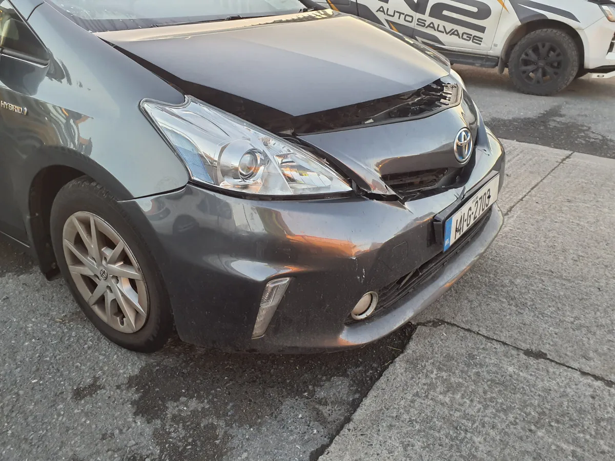 2014 Toyota Prius 7seater - Image 4