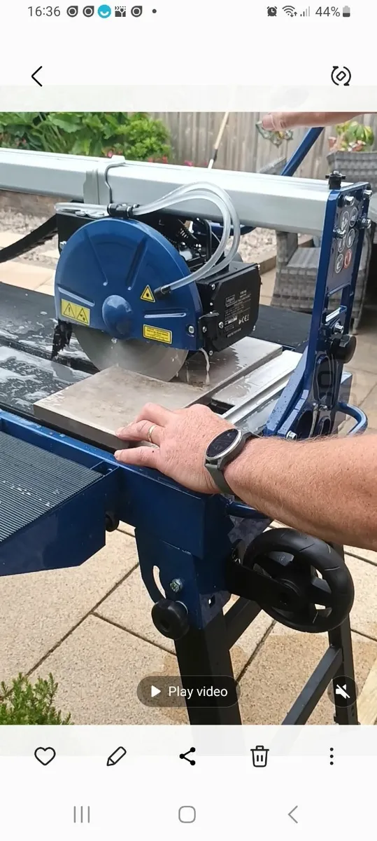 Wet tile saw