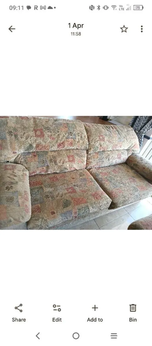 Couch and armchairs - Image 1