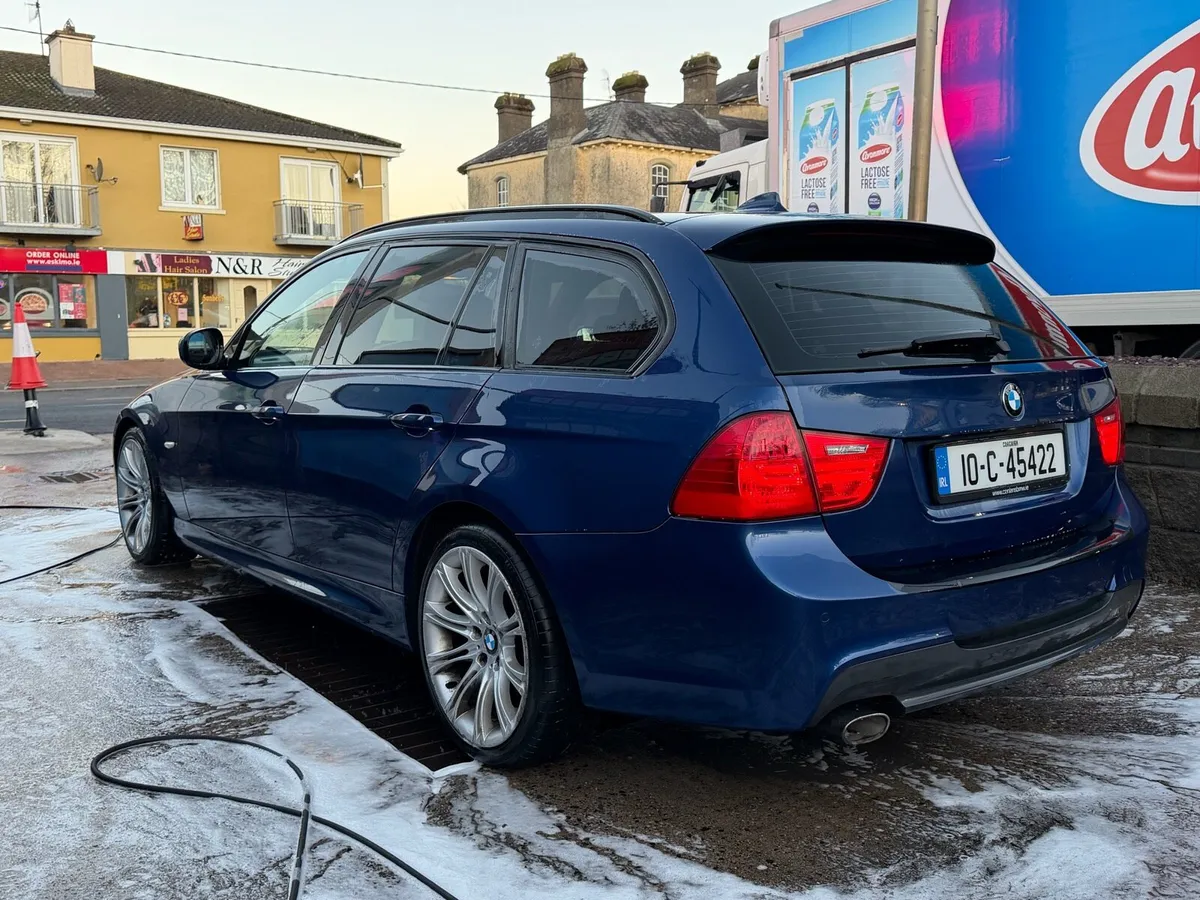 BMW 320D Estate M Sport - Image 1