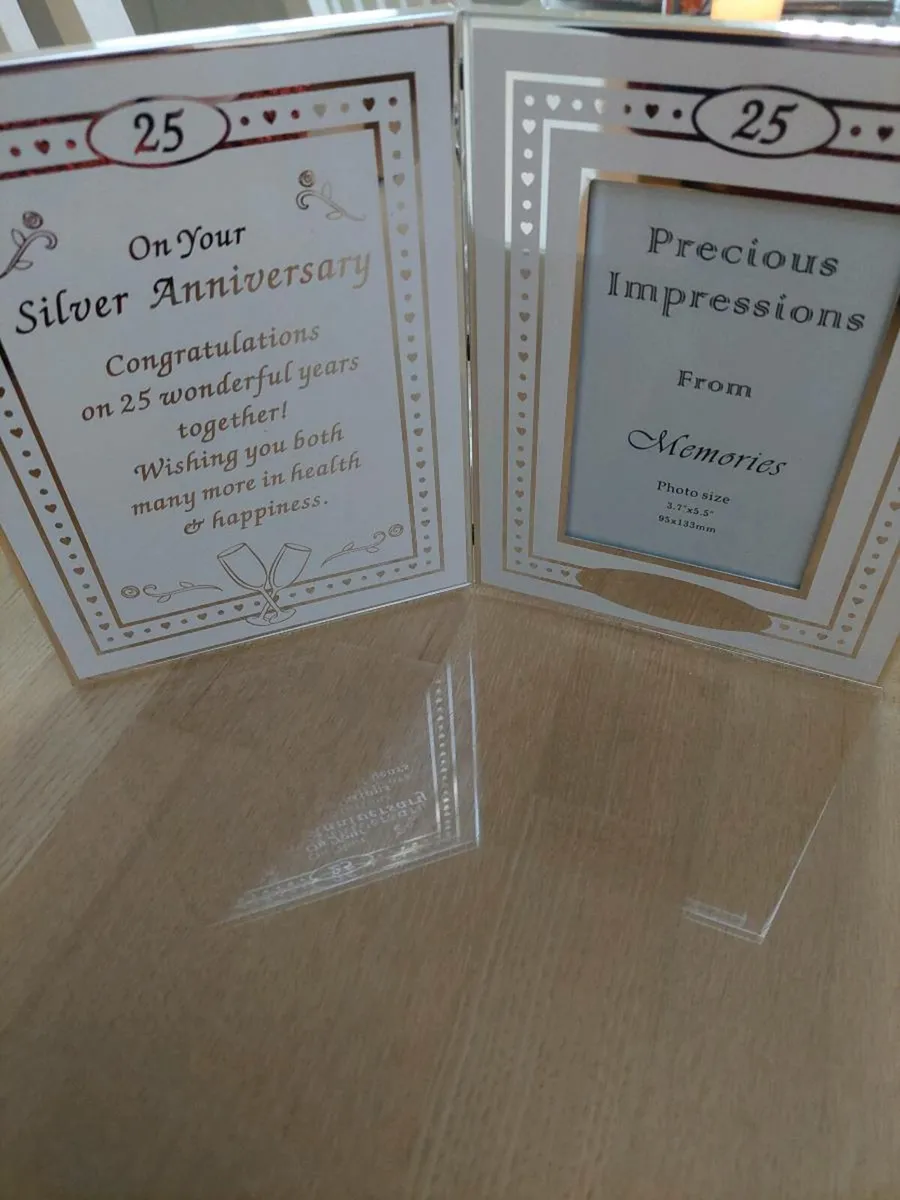 Picture frame - Image 1