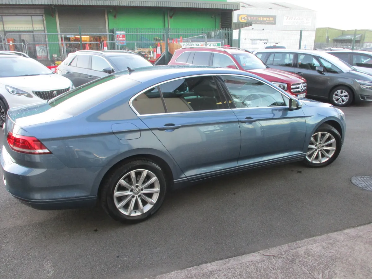 Volkswagen Passat COMFORT LINE.  2018 - Image 4