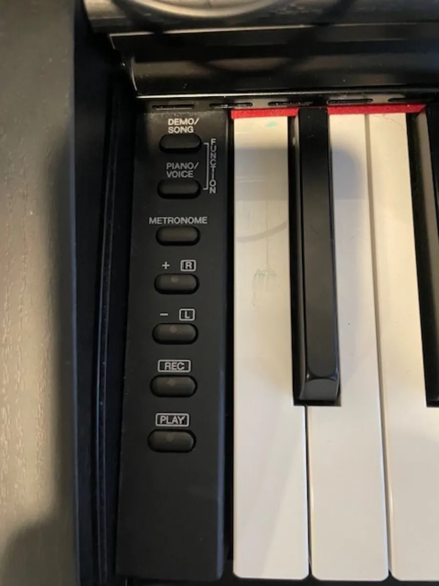 Yamaha Arius YPD-143 digital piano - Image 3