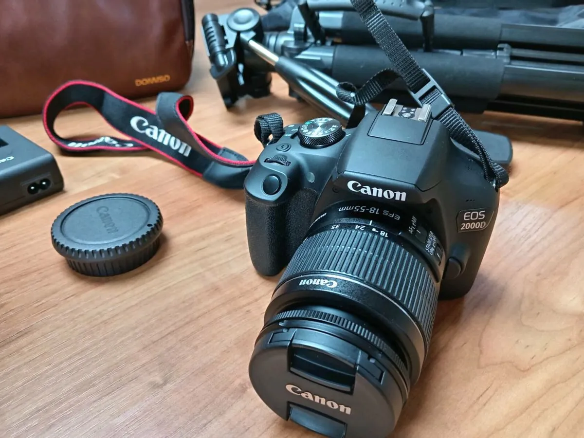 Canon EOS 2000D + 18-55mm IS II zoom lens - Image 1