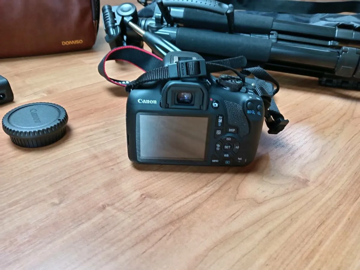 Canon EOS 2000D + 18-55mm IS II zoom lens - Image 4