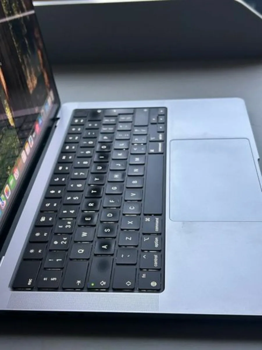 MacBook Pro M1 Series, 14" - Image 4